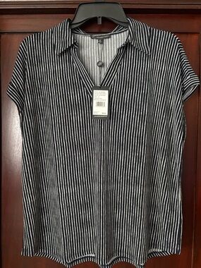 Adrianna Papell Black and White Stripe Short-Sleeve Top Size M